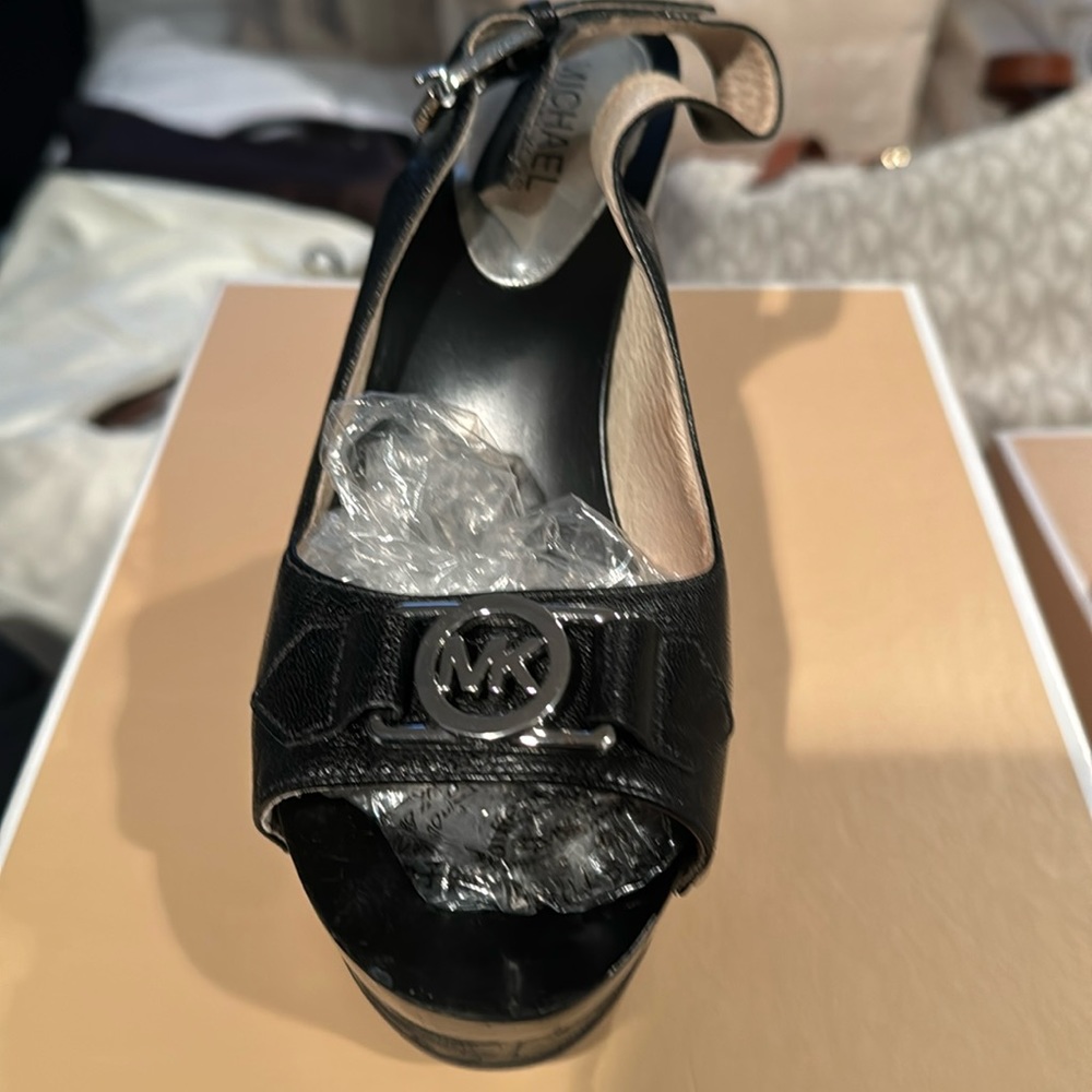 MICHAEL KORS WEDGES